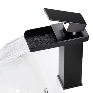 <span class=keywords><strong>Rubinetto</strong></span> <span class=keywords><strong>per</strong></span> lavabo <span class=keywords><strong>bagno</strong></span> a cascata monocomando con valvola in ceramica, miscelatore dosatore dal design moderno, nero - Product Image 1