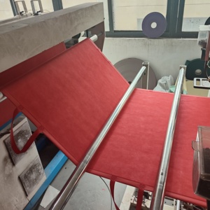 Túi màu <span class=keywords><strong>in</strong></span> ấn bao bì màu hồng cầm tay màu phim Logo <span class=keywords><strong>in</strong></span> sinh thái thân thiện không dệt mua sắm túi thực hiện để đặt hàng - Product Image 4