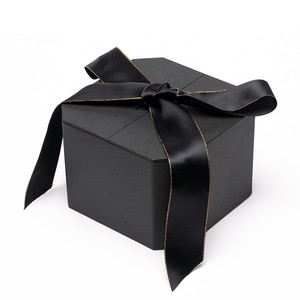 Coffret Cadeau de Noël de Luxe Noir pour Cosmétiques et Rouges à Lèvres – Boîtes de Maquillage et Coffrets Cadeaux Floraux pour Rouges à Lèvres - Product Image 3