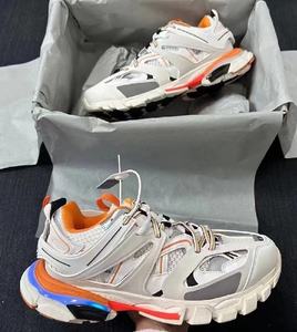 Chaussures de sport tendance et populaires de haute qualité pour hommes et femmes, avec design LED, pour un usage décontracté, pour hommes et femmes. - Product Image 6