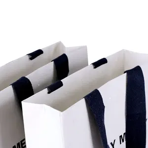 Produsen Cina Harga murah grosir kertas kraft putih tas belanja untuk pakaian