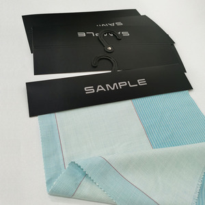 Etichette pendenti in cartone OEM per autunno/inverno con clip a gancio a forma di segno di domanda, per abbigliamento, con stampa offset CMYK+ - Product Image 4