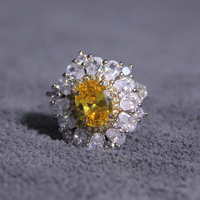 Bague en or blanc 18 carats en forme de fleur jaune naturelle Bague en diamant de style classique Bijoux fins pour le mariage des femmes