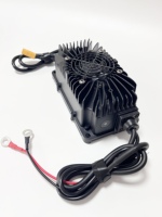 Chargeur de batterie Li-ion LNLEE 54,6V 10A 13S pour trottinette électrique et robot, charge rapide intelligente avec affichage LED, portable