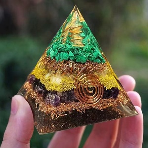 Vente en gros <span class=keywords><strong>de</strong></span> <span class=keywords><strong>pyramides</strong></span> d'orgonite avec obsidienne noire et puces d'oeil <span class=keywords><strong>de</strong></span> tigre à l'intérieur avec autocollant d'oeil d'horus <span class=keywords><strong>pyramides</strong></span> d'orgonite - Product Image 5