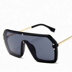 Gafas de Sol Cuadradas Retro Modernas con Logotipo Personalizado para Hombre y Mujer, Lentes de Una Pieza Extra Grandes con Protección UV400 - Product Image 4