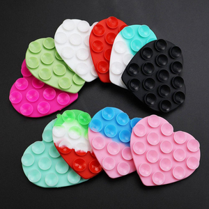 Soporte de ventosa para teléfono con diseño de corazón de doble cara y espejo para ducha - Product Image 6
