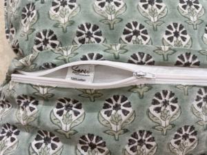 Funda de Cojín de Algodón 100% con Estampado de Bloques Hecho a Mano, Color Verde Oliva, 45x45cm, Antibacteriana para Uso Doméstico - Product Image 5