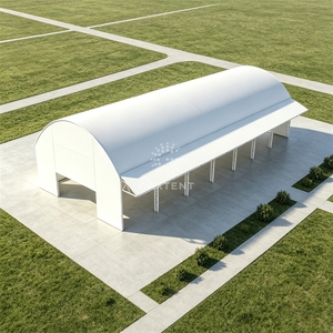 Abri pour équipement agricole en acier galvanisé ASTM A123, structure gothique à pignon haut 50x100m, PVC beige chaud pour stockage de pierres de carrière en vrac - Product Image 1