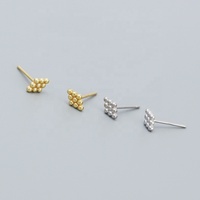 Boucles d'oreilles en argent sterling crochets lustre en or mat Boucles d'oreilles en argent différent