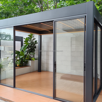 Pergola motorisée en aluminium à toit réglable, revêtement poudré, pour hôtels et complexes hôteliers, système automatique intelligent à économie d'énergie, OEM ODM