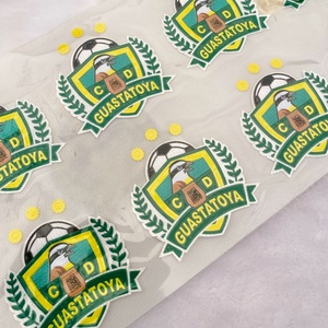 Patchs en TPU 3D personnalisés thermocollants avec logo et nom, transfert thermique en caoutchouc haute fréquence pour vêtements, design en relief - Product Image 1