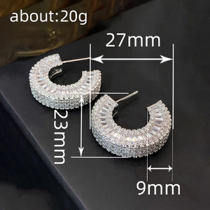 Pendientes de Aro en Forma de C para Mujer, Diseño Curvo Minimalista, Accesorios para las Orejas de Uso Diario - Product Image 4