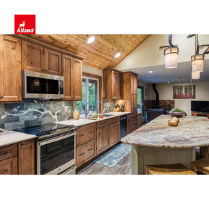 Armoire de cuisine américaine encadrée en bois d'aulne rustique finement travaillé, avec placage complet en ébène et finition glacée naturelle, contrastant avec le granit - Product Image 2