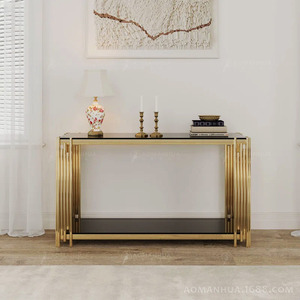 Table <span class=keywords><strong>console</strong></span> <span class=keywords><strong>en</strong></span> <span class=keywords><strong>verre</strong></span> de <span class=keywords><strong>haute</strong></span> qualité B2B Cadre doré robuste Look tendance Idéal pour les marchés internationaux de la décoration intérieure - Product Image 6