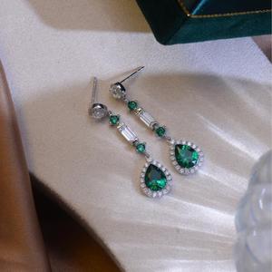 ต่างหูวงแต่งงานเงินสเตอร์ลิง8x6มม. สำหรับวันครบรอบแต่งงานทำจากหินเพทายชุบโรเดียม - Product Image 3