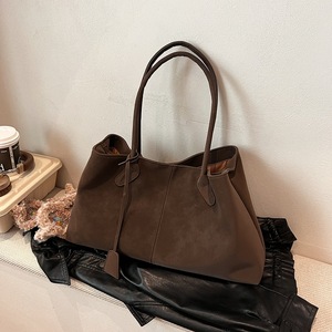 Sac fourre-tout grande capacité pour femme, en daim, nouvelle collection automne-hiver, style rétro, sac porté épaule haut de gamme pour le quotidien - Product Image 3