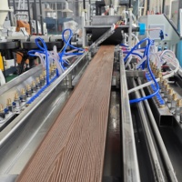 Ligne de production de panneaux muraux et de clôtures en WPC pour décoration extérieure en plastique recyclé HDPE, extrudeuse en bois-plastique WPC TONGSANHEGU