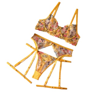 Ensemble de lingerie trois pièces sexy pour femme, style débardeur, avec soutien-gorge transparent jaune à motif floral champêtre, <span class=keywords><strong>porte</strong></span>-jarretelles et string, à maintien supérieur fin - Product Image 5