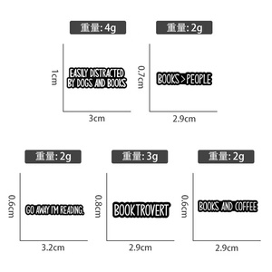 书虫名言卡通设计金属胸针套装，适合毕业和新年 - 锌合金书迷胸针 - Product Image 5