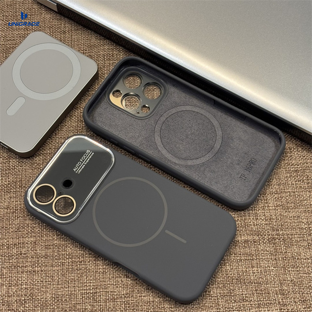 Magnetic Liquid Silicone case for iphone Anti Shock for iphone 16 Cover for iphone 17e case