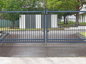 Suministro directo de fábrica Paneles de valla de <span class=keywords><strong>metal</strong></span> de persiana de aluminio de alta calidad para jardín al aire libre - Product Image 4