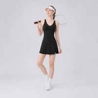 Gaun Tenis Wanita V-Neck Tali Spaghetti dengan Potongan Belakang, Belahan Samping, dan Celana Pendek Terpadu untuk Olahraga Pickleball, Golf, dan Aktivitas Atletik Lainnya