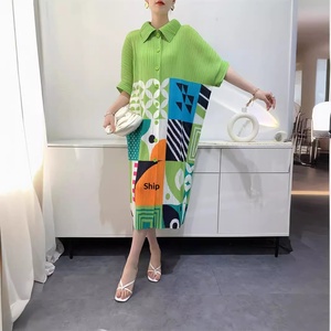 Nuovo Arrivo Autunnale: Abito Midi da Donna in Poliestere con Motivo Geometrico, Plissettato, Ampio, <span class=keywords><strong>Taglie</strong></span> <span class=keywords><strong>Forti</strong></span>, alla Moda e <span class=keywords><strong>Giovanile</strong></span> - Product Image 3