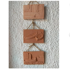 <span class=keywords><strong>3</strong></span> piastrelle di terracotta che rappresentano i gozzi. Misurano 6x9.5 cm. Ceramiche artistiche. Arredi per la casa. Arte. Decorazione della parete. - Product Image 1