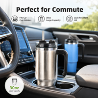 Gobelet de voiture 30 oz, en acier inoxydable 304 avec poignée et couvercle à paille, compatible avec les porte-gobelets de voiture, prêt à être expédié, logo personnalisé pour la vente en gros
