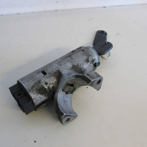 Interrupteur d'allumage combiné Fiat Fiorino Mk2 1987-1997 d'occasion avec clé, tension 12V, modèle 8261 17-2-B-5 - Product Image 1