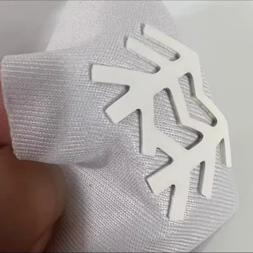 Riciclabile trasferimento di calore 3d Logo PVC gomma Silicone vinile goffrato adesivo in ferro adesivi trasferimento di calore indumento etichette