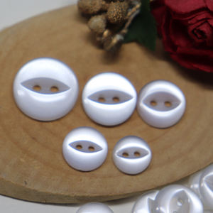 工場供給フィッシュアイピーレッセントシャツボタン男性用女性用基本的な高品質シャツセーターソーイングボタン9mm -15mm、2穴 - Product Image 3