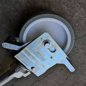 Ruota con Gamba <span class=keywords><strong>Regolabile</strong></span> per Ponteggio Torre Mobile in Alluminio - Product Image 2