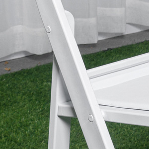 Sillas Plegables Blancas de Plástico Estilo Napoleón para Bodas, Eventos y Fiestas - Product Image 4