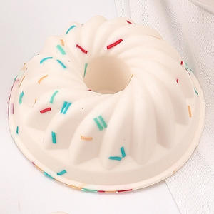 Kingwise แม่พิม<span class=keywords><strong>พ</strong></span>์ถ้วยมัฟฟินซิลิโคนผ้าชิฟฟ่อนขนาดเล็กชุด4ชิ้นสุดสร้างสรรค์งานออกแบบรูปหัวใจดอกไม้รูปหมีเครื่องมือทำ<span class=keywords><strong>เค้ก</strong></span>สีขนม macron - Product Image 6