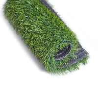 Gazon artificiel réaliste en herbe synthétique durable pour la décoration de jardin, de cour et d'aménagement extérieur