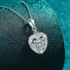 Collier en moissanite 1 carat pour femme, argent sterling 925 plaqué <span class=keywords><strong>or</strong></span> blanc 18 carats, le meilleur cadeau pour femme ou petite amie - Product Image 3