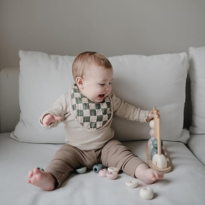 Babero de Muselina Personalizado OEM para Bebé, Babero Ajustable de Algodón Suave con Patrón <span class=keywords><strong>a</strong></span> Cuadros para Bebés, para Goteos, Babeos y Alimentación - Product Image 3