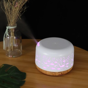 Máy Khuếch Tán Hương Liệu Dầu Thiết Kế Hình Cá Voi Kích Thước Nhỏ Máy Tạo Độ Ẩm Nước Phun Sương Mát Mẻ Với Đèn Led 7 Màu Thay Đổi - Product Image 2