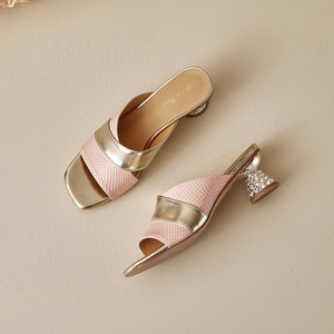 <span class=keywords><strong>Scarpe</strong></span> firmate all'ingrosso 2025 nuove pantofole aperte da donna a punta quadrata con motivo a serpente in vera pelle - Product Image 4