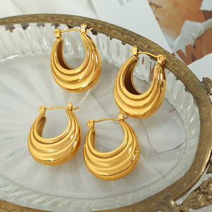 Pendientes de Aro en Forma de U Jean Miss Gold, Geométricos, con Pliegues Irregulares, para Uso Diario, Unisex - Product Image 3