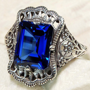 Anello Traforato Blu Reale per Donne, Gioiello di Fidanzamento Classico ed Elegante in Lega di Metallo Prezioso - Product Image 3
