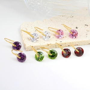 Boucles d'oreilles pendantes rondes en acier inoxydable plaqué or 18 carats PVD, style simple et tendance, vente en gros, boucles d'oreilles géométriques colorées en zircon pour femmes - Product Image 3