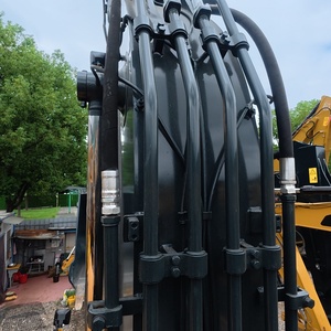 Excavatrice hydraulique sur chenilles d'occasion Hyundai 220LC-9S de 22 tonnes, haute qualité, faible nombre d'heures de travail, pour projets de construction - Product Image 6