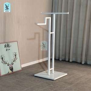 Grosir rak <span class=keywords><strong>Display</strong></span> berdiri pakaian gaun emas tinggi untuk toko baju butik eceran - Product Image 2