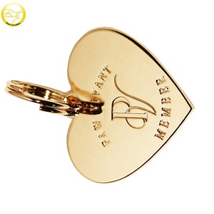 Collana con Logo Dorato alla Moda, Accessorio Personalizzato a Forma di Cuore, Portachiavi in Metallo, Gioiello in Lega di Zinco, Ciondolo Inciso con Nome - Product Image 3