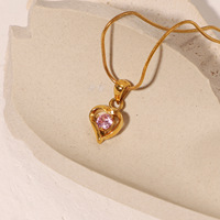 Collier personnalisé minimaliste en acier inoxydable plaqué or 18 carats, collier ras du cou avec pendentif cœur creux et zircon rose, fabricant