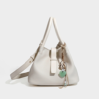 Sac fourre-tout en cuir végétalien grainé marron avec pendentif gourde en jade tressé, sac à bandoulière souple, vente en gros