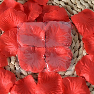 D214 Pétales <span class=keywords><strong>de</strong></span> rose artificiels 100 pièces Décoration <span class=keywords><strong>de</strong></span> mariage Anniversaire Accessoires <span class=keywords><strong>de</strong></span> ballons Fausses pétales Vente en gros - Product Image 5